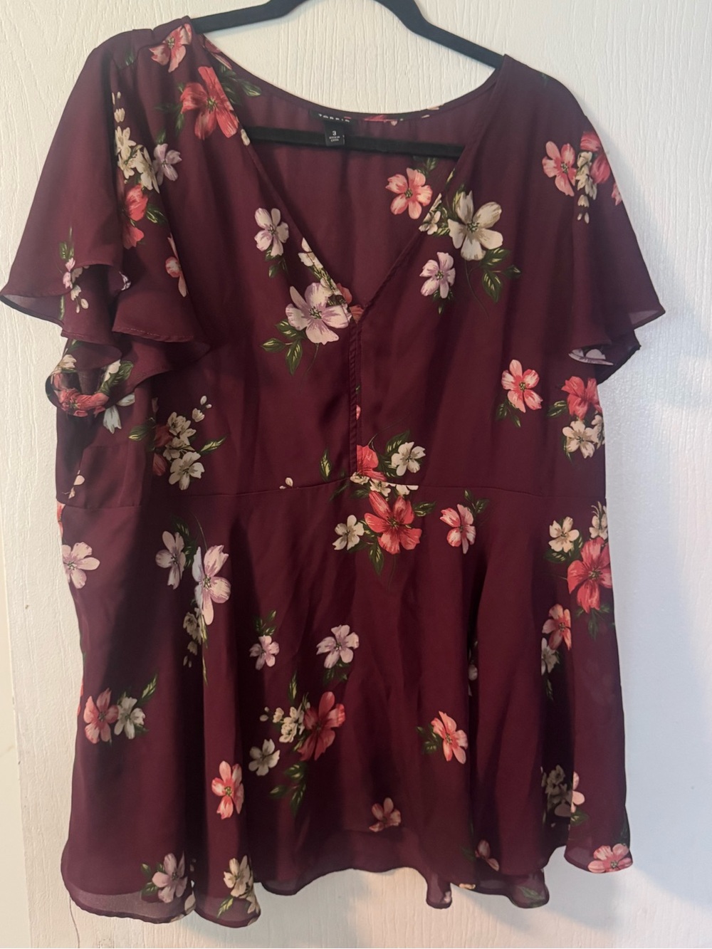 TORRID Women's Floral V-Neck Flutter Sleeve Top - Burgundy *small flaw*